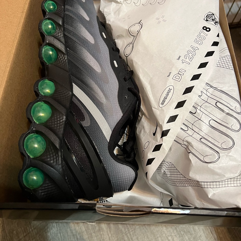 Nike Men’s Black Gray Air Max
